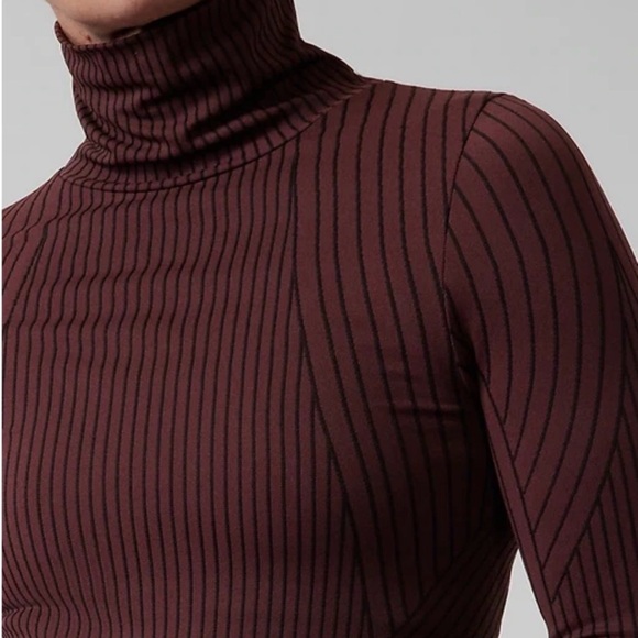Athleta Flurry Endeavor Turtleneck shirt size S - Picture 4 of 13